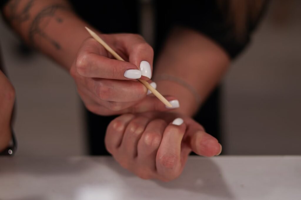 Cuticle pusher